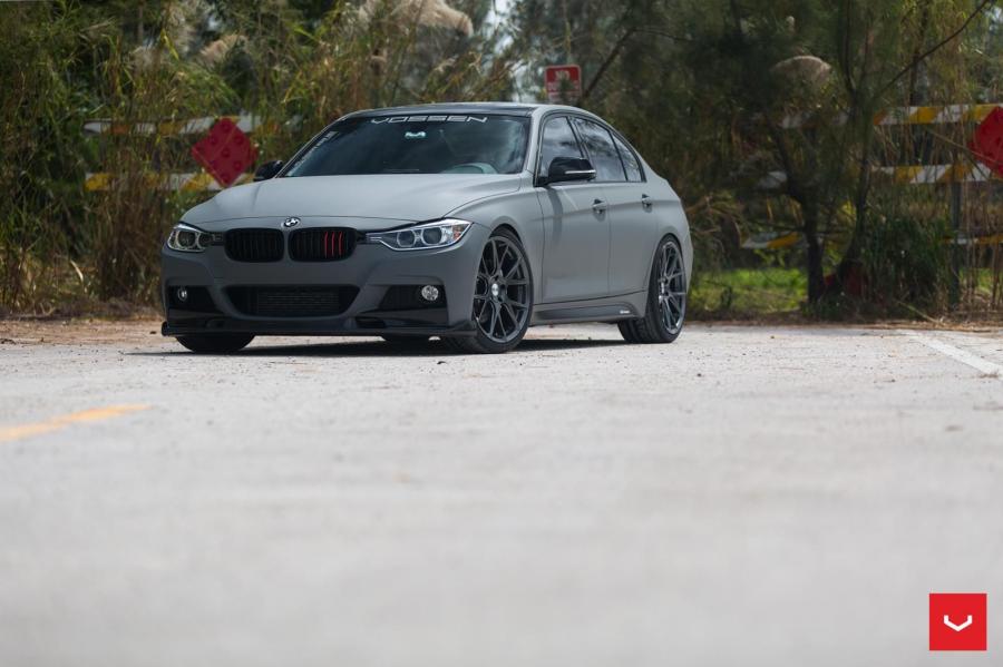  BMW 328i Sedan on Vossen Wheels (VFS-6) 2016 года  (фото 3 из 47)